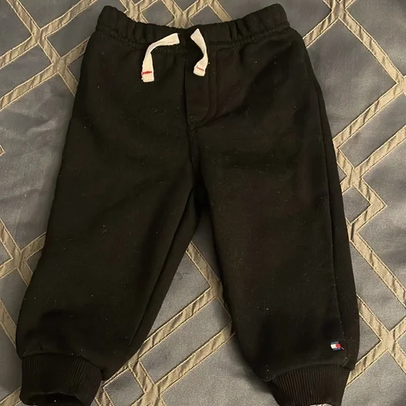 Tommy Hilfiger Sweat Suit - Picture 4 of 5